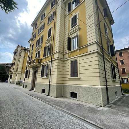 Appartamento Moderno La Dolce Vita Reggio Emilia Luaran gambar